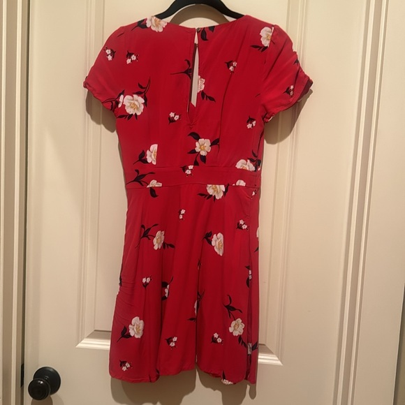 Abercrombie & Fitch Faux Wrap Dress Red with White Flowers - XS - Picture 3 of 8